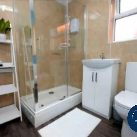 דירה North Bay Cabin 1 Bedroom Near The Beach סקארבורו